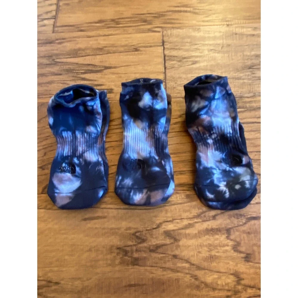 The North Face Tie Dye Ankle Socks Black Blue Earth Tones Logo 3pk‎ Individual